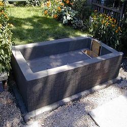 Residential Pool Fountain - Concrete Pool